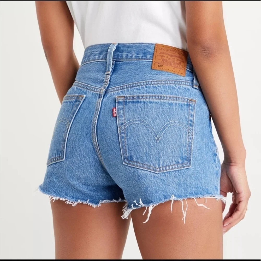 NWT Levi’s 501 High Rise Jean Cutoff Shorts Size 32